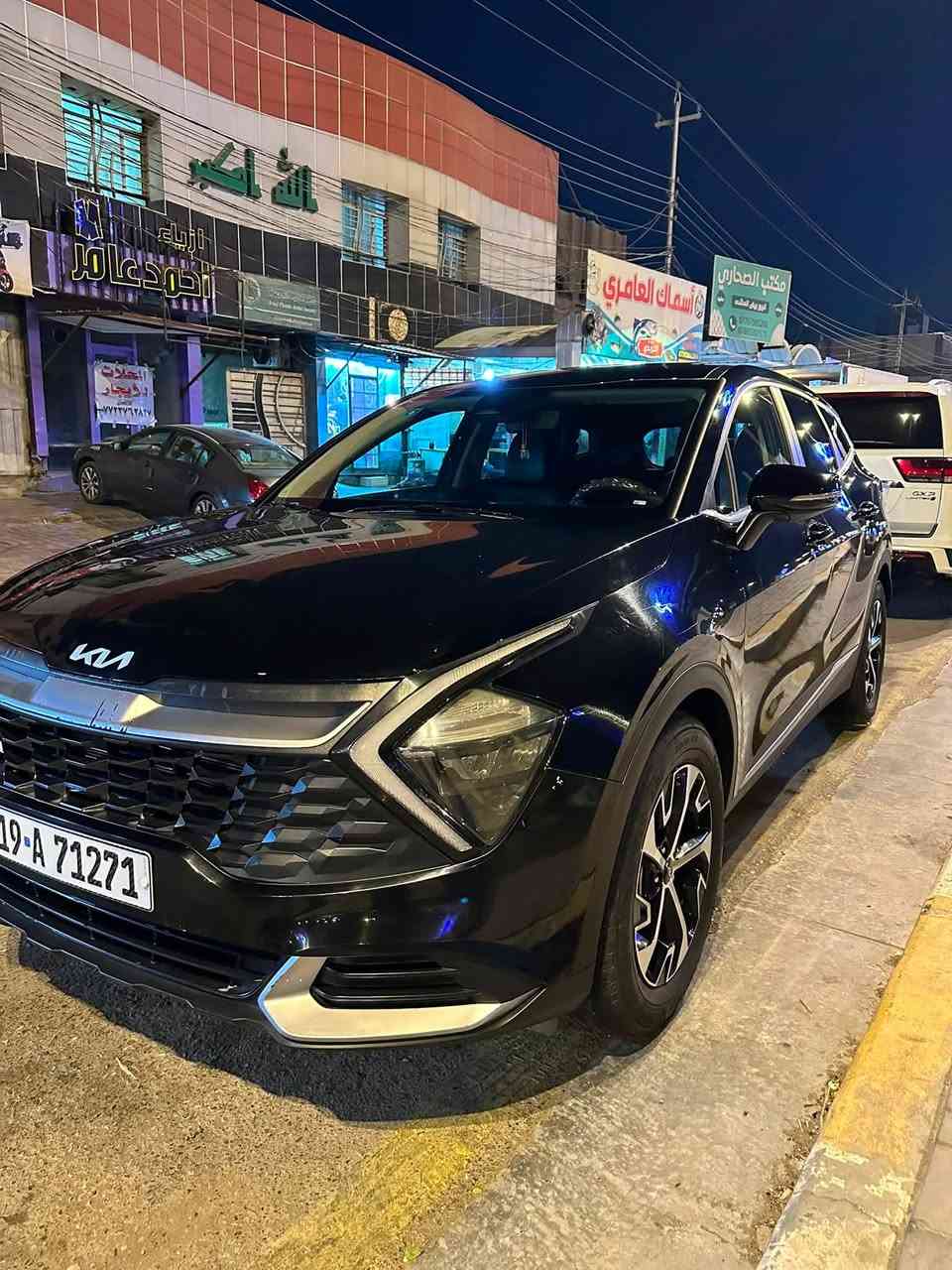 سلام عليكم كيه سبورتج وارد امريكي سياره كلين فقط بارد بخشم البنيد سياره فول موصفات عده الفتحه 
ماشيه 12000 سياره كلش جديده ستخدام شخصي 
رقم كربله بسمي تحويل ثاني يوم ستفسار ***********
السعر 230وبيه مجال للشراي فقط
