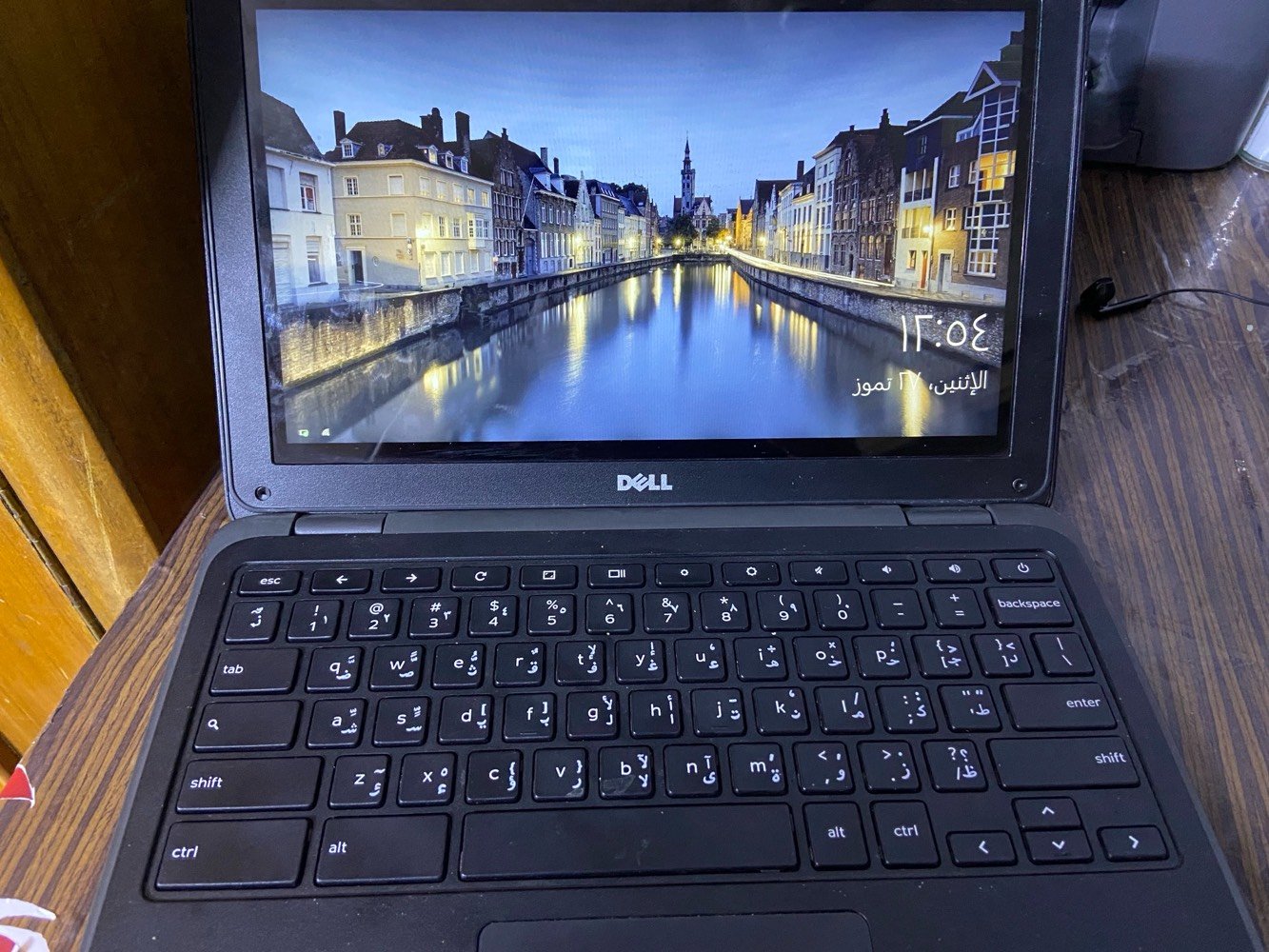 السلام عليكم ،المواصفات:

* الموديل: Dell Chromebook 11 3180

* المعالج: Intel Celeron N3060 — ثنائي النواة، يصل إلى 2.48 GHz

* الرام:  4GB LPDDR3

* التخزين: 32GB eMMC

* الشاشة: 11.6 إنچ، دقة 1366×768

* كرت الشاشة: Intel HD Graphics 500

* النظام: ChromeOS

* الكاميرا: 720p

* البطارية الأصلية: 42Wh، ثلاث خلايا

* الوزن: تقريباً 1.27 كغم

* Wi-Fi: 802.11ac
* Bluetooth: 4.0

* المنافذ: USB 3.1 عدد 2، HDMI، منفذ سماعة، microSD.

ملحقات: شاحنه اصليه مال جهاز 

السعر 75 وبي مجال 

رقمي : ***********

عنواني بغداد الامين