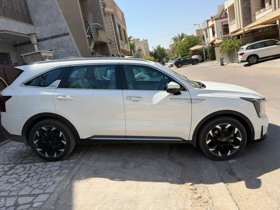 سورنتو 2025رقم بغداد وكالة نيم اكدال نص فول خمس كامرات حساس امامي خلفي كراسي السايق والراكب كهرباء بدون جلد بدون بانوراما ستة سلندر ماشية ١٥ الف جديدة مكفولة مغلفة PPF ضمان عشر سنوات
السعر 31الف وبي مجال***********
