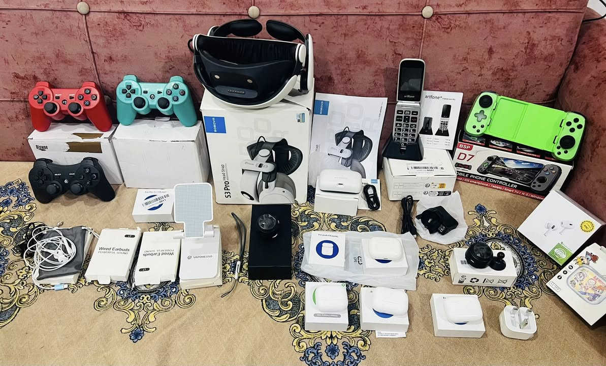 حبايب غراض شي ان وبالة وجدد اصليات للبيع سعرهن شلع 40 وية التوصيل مكاني بغداد حي القاهرة ***********

نضارة الواقع الافتراضي وحدة
كامرات 2
سماعات ايفون 4
ايربود اصلي وتجاري 2
كيس ايربود اصلي 5
جوستكات بلي ثري جدد 2
جوستك جوكر بلي وحاسبة 1
حاضنة تلفون على شكل جوستك 1
تلفون ماركة جديد وغراضة جدد فقط نقص بطارية 1
حاضنة جهاز 1
بلك شحن ايفون نوعية وسيط جديد 1
