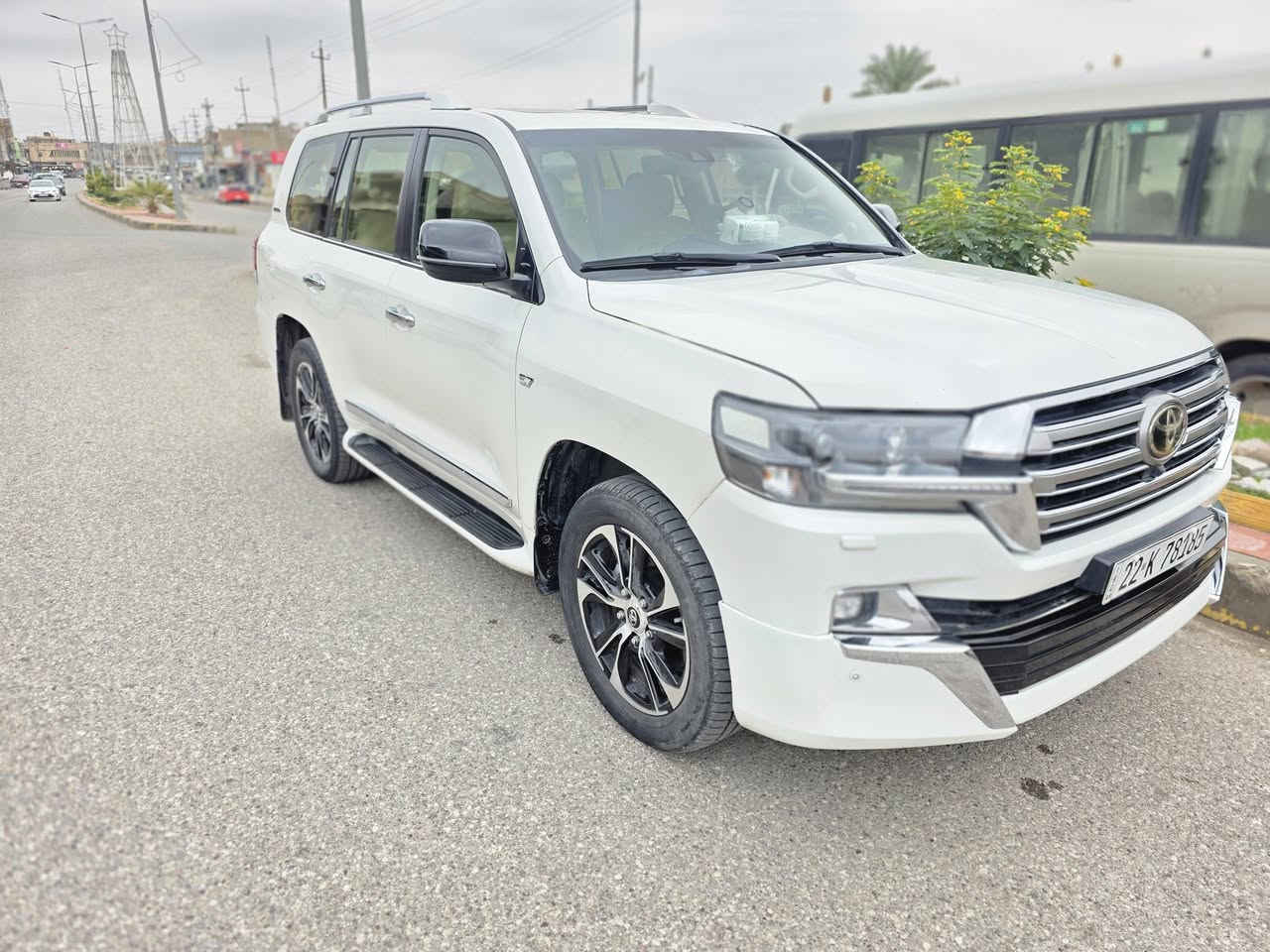 بــــــيـــــع مـــــستـــــعـــجـــــل  عــــرض مـــــغـــري جـــــداً جـــــداً
لــــمــــدة يـــومـــيــــن فــــقـــط ب 455 $ قــــــفـــــل
يــــوم الاحــــد يــــتــــم غــــلـــق الــــعــــرض ومــــســــح الــــمــــنشور
 تـــــويــــــوتـــــا لانـــدكـــــروز  2016 ( لــــكــــزز  VXS )
لاندكروزر 2016  VXS
أخت زيرو بل كارتون 📦📦
زيرو شريكة ساز 
جكات
محرك 8 (5.700) ليكزز
مواصفات ليگزز
‏‎لاندكروز VX.S 
‏‎موديل.موديل 2016
‏‎فول مواصفات 1/1
‏‎السيارة مواصفات اللكزز
‏‎1-جوبلس تصعد وتنزل جكات 
‏‎2-  كامرات 5
‏‎3- تدفئة وتبريد كشنات 
‏‎4- كشن سايق خزن ميموري 3 وضعيات 
‏‎5- اشاير ترحيب 
‏‎6- نضام ترحيب عند الاقتراب 
‏‎7- دبل ماوس 
‏‎8- شاشة تحكم لكزز
‏‎9- شاشات عدد 3 
‏‎10-تشغيل عن بعد 
‏‎11- كراسي كهرباء 
‏‎12- مكينة V8 /5.7
‏‎13-زراك لايت 
‏‎14- 5 بصمة ابواب 
‏‎15- سيستم صوت لكزس 
‏‎16- رادرات امامي + جانبي 
‏‎17- ستيرن صاج 
‏‎18- 8 ايرباك
‏‎19- فور ويل 
‏‎20- حساسات امامي خلفي 
‏‎ماشي 120,000 كم
‏‎22- نضام ايكو تقليل صرفية 
‏‎23-ثلاجة
24- كامرات 360 جميع الجوانب 
‏‎مواصفات VX.S معروفة ما يحتاج اذكر باقي المواصفات 
محرك كير بشرط مامفتوح
سيارة حيل نظيفة كلشي عل بلادي لوك
سنوية زنكة كلشي جديد مدفوع لـ2029  
سيارة مابيـها دينار مصرف كامل من كل نواحي
رقم صاحب سيارة ***********
