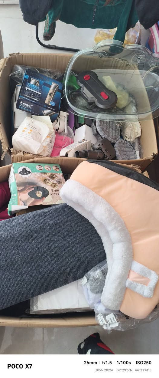 السلام عليكم للبيع شلعه 

شوفهن وقتنع وخذهن 5 كراتين مكس مكاني بالحله شارع 80
***********
