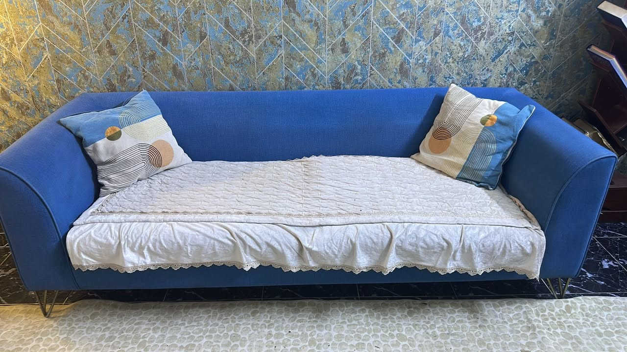 للبيع
للبيع قنفة نظيفة ✨
قنفة بحالة ممتازة، مريحة ومرتبة، استخدامها خفيف

للبيع غرفة نوم كاملة ✨
غرفة نوم نظيفة جداً وبحالة ممتازة، استخدام قليل ومرتبة.

🛏️ تحتوي على: سرير + دولاب 
🎨 اللون: (اوف وايت)

💰 السعر: (الغرفة ٨٠٠
القنفة ٥٠٠)

📍 الموقع: (بغداد -حي الجهاد)
📞 للتواصل: خاص

سعر مناسب وقابل للنقاش للجادين


**إذا كنت صاحب هذا الإعلان وتريد حذفه لأي سبب، رجاءا أرسل رسالة إلى الدعم الفني**