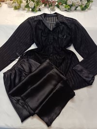 ملابس • ميديم لارج