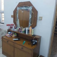 غرفة نضيفه • بدون كنتور • ميز تواليت