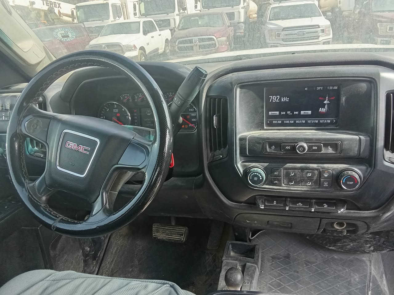 جمسي سيرا موديل 2018 خليجي
رقم اربيل 
فحل 8 برغي فور ويل ترهم تحوير كرين 
ابيعلك ع السونار 
السعر 227 بيها مجال بسيط 
مكانها بغداد 
تحويل مباشر 
***********
