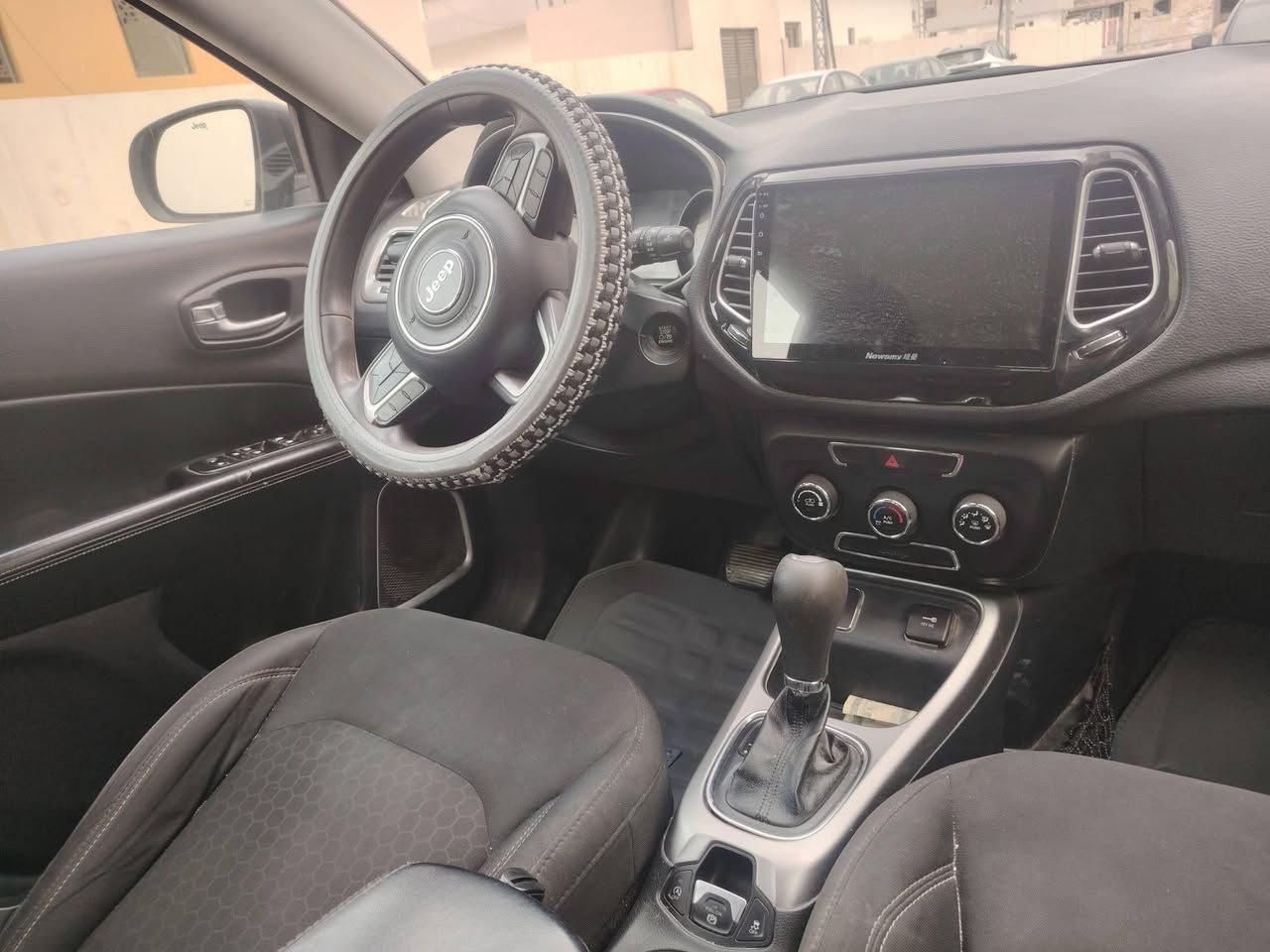 السلام عليكم جيب كومباس موديل ٢٠١٨ مكفوله بيه بس بارد السعر ١١٨ ورقه وبيه مجال مكان السياره كربلاء ***********
