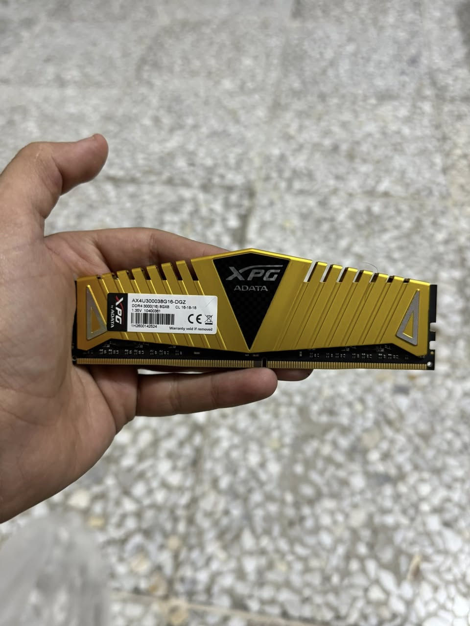 العدد 2 ابيعهن سوا فقط
* ADATA XPG Gaming RAM
* DDR4
* سعة 8GB
* تردد 3000MHz
* اللون ذهبي مميز
* نظيفات وشغالات بدون مشاكل 

مكاني نجف ماعندي توصيل خارج نجف
130 وبيهن مجال اذا تجي وتريدهن


**إذا كنت صاحب هذا الإعلان وتريد حذفه لأي سبب، رجاءا أرسل رسالة إلى الدعم الفني**