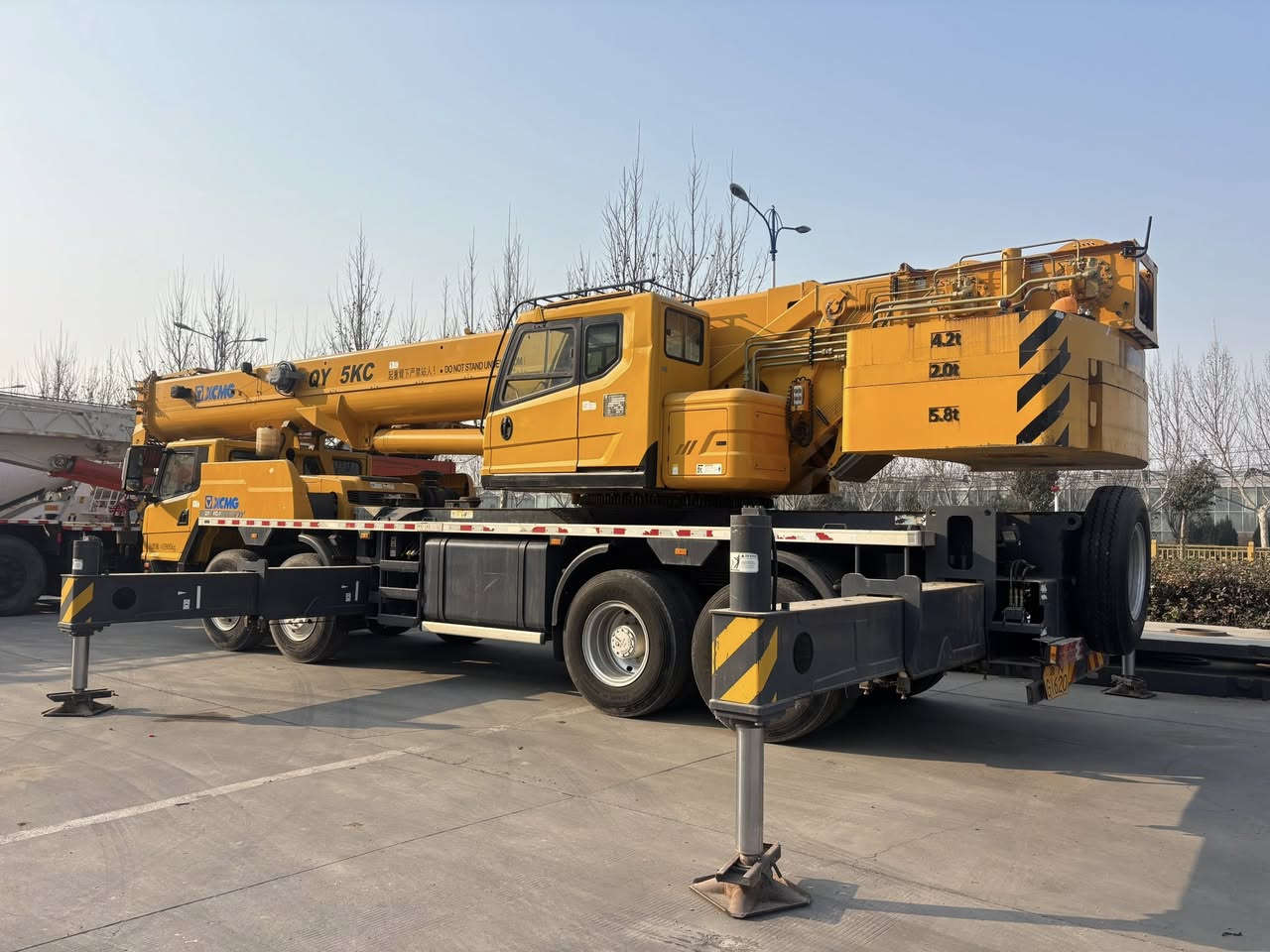 XCMG QY55K5C-1 Truck Crane
For sale: XCMG QY55K5C-1 truck crane, main boom 46.5 meters, counterweight 12 tons. 
Worked for 3,700 hours. 1200R24 tires. 70-ton class chassis. 
Contact number: 86 13526170326 (Yang)
WhatsApp:+86 13526170326


**إذا كنت صاحب هذا الإعلان وتريد حذفه لأي سبب، رجاءا أرسل رسالة إلى الدعم الفني**