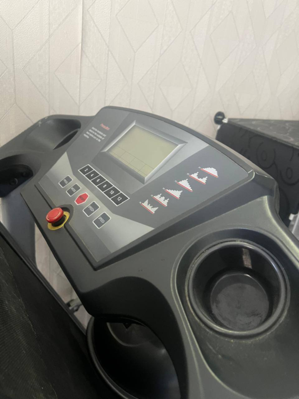 جهاز جري ما داخل تصليح شغال
سعره 125. بيه مجال عيبه فقط انو من نمشي عليه يتسرع وحده يعني عوزه كهرباء العنوان بغداد الطوبجي


**إذا كنت صاحب هذا الإعلان وتريد حذفه لأي سبب، رجاءا أرسل رسالة إلى الدعم الفني**