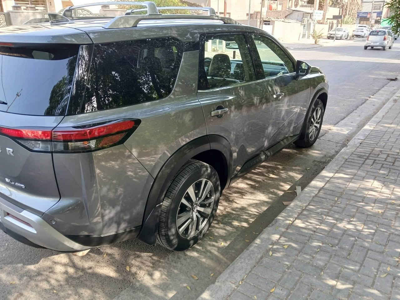 نيسان بافندر ٢٠٢٢ وارد امريكي ماشيه76 كيلو فول مواصفات من عده الفتحة بيها ٣ قطع صبغ بدون ايرباك السياره مابيها اي نقص  باسمي رايدها ب٢٢٠ مكاني السيديه

***********
