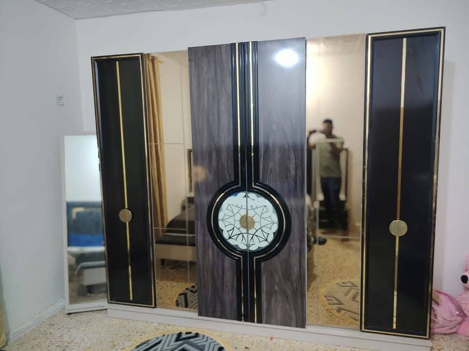 غرفة نوم 8 قطع مستخدمه قليل ***********
