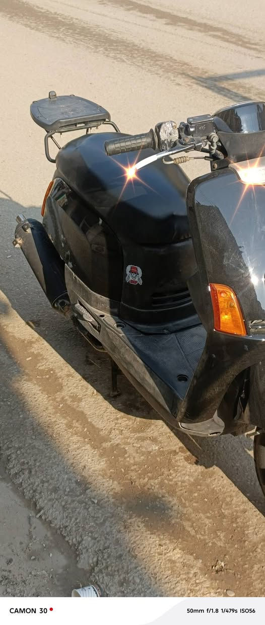 دراجه بوليس ياباني كابريته كامله وكله شغاله وبسعر ٤٥٠وبيه مجال ديالى بعقوبه ***********
