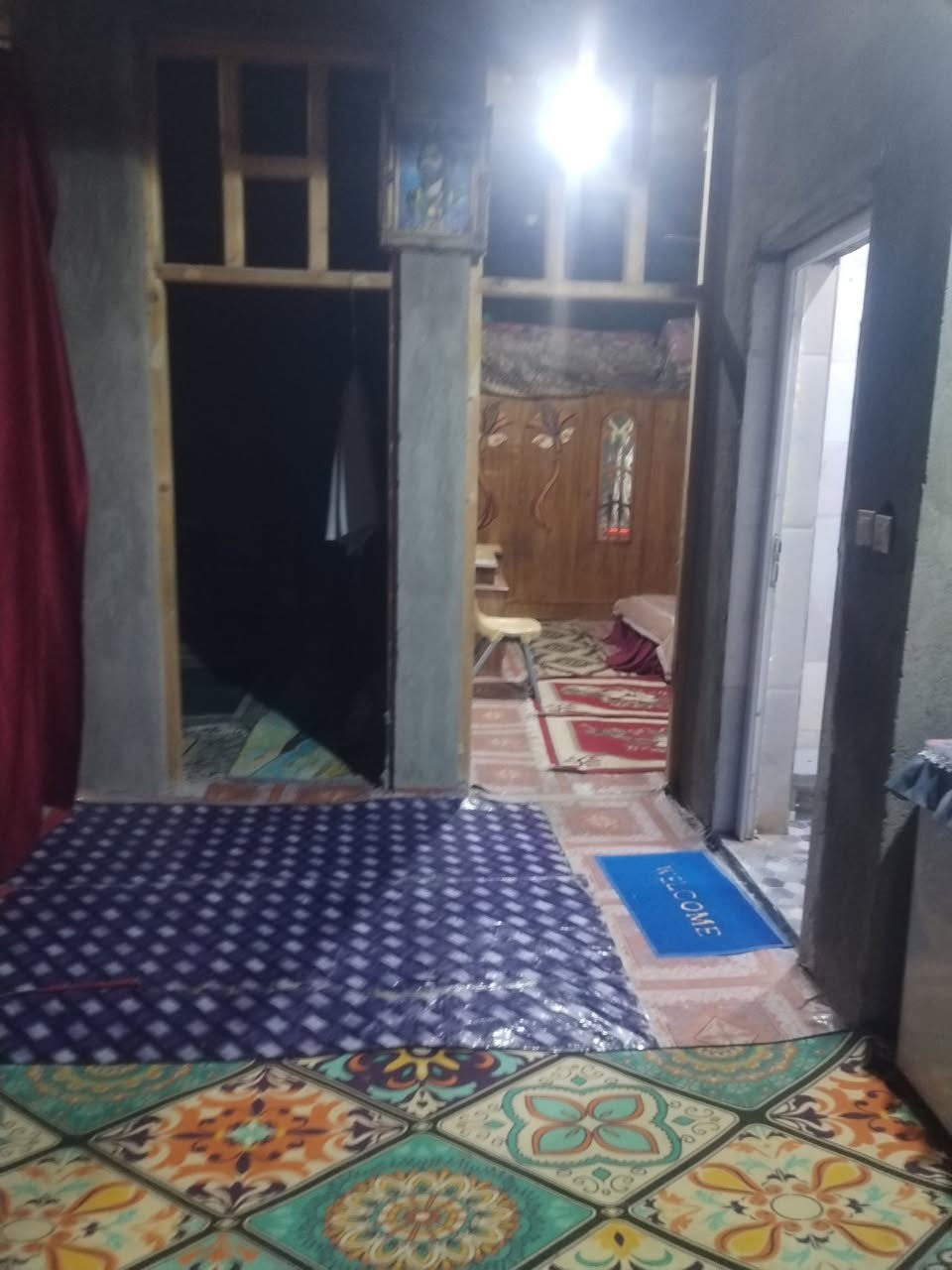 سلام عليكم بيت للبيع حي الحكيم نزلت عميد جادر ٢٠٠ متر كله طابوق بناء العام غرفتين نوم وصاله واستقبال شارع سبيس مجاري الاستفسار علا رقم ***********
