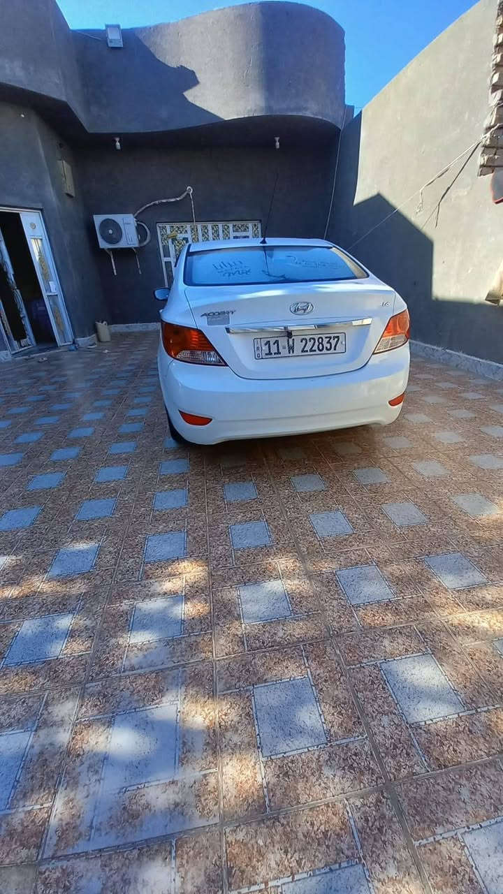 سلام عليكم اكسنت 2015 محرك 1600 مكفوله وبدون أي نقص جديده وجاهزه ع الاخير سعره115 وبيه مجال جدا قليل بأسمي ، ***********
