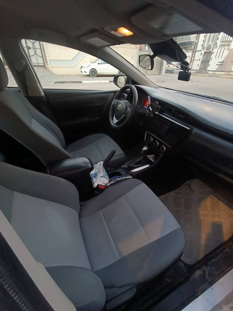 كورلا 2019 وارد امريكي رقم مثنى معوقين وحاليا مخلصة وبيهة جاملغ وبنيد وبيهة مكانات بارد العنوان بصرة الحكيمية *********** السعر 110 ورقة
