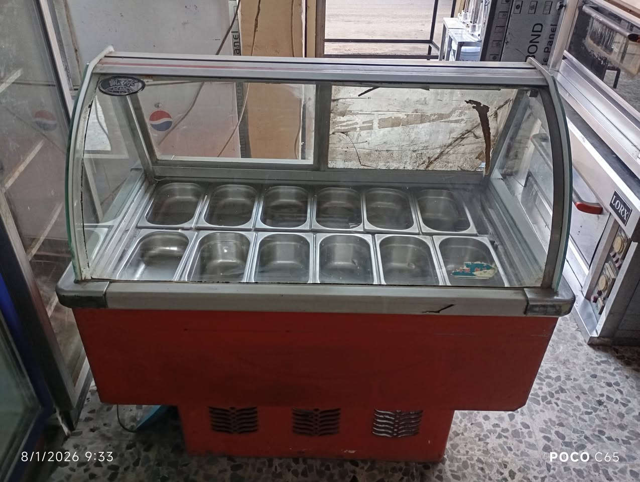 السلام عليكم اغراض للبيع.
مكان العلاوي شارع الشيخ معروف. قرب سوق هرج.
رقم التلفون.  ***********
