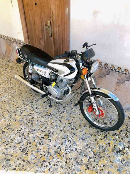 سلام عليكم للبيع دراجه اربعه كير سكنر موديل 2024  امتياز ول مكينه اصلي كهربائيات كلها شغاله لايت زنون دراجه لا تنقيص ولا تدخين ولا تبخير تايرات جدد السعر 700 وبيها مجال قليل حك الجيه مكاني الدوانيه الحمزه الشرقي رقمي ***********
