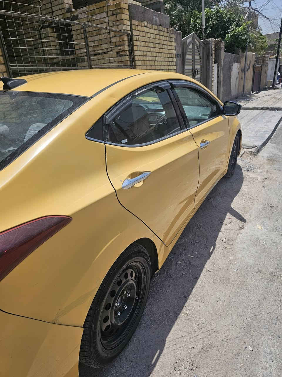 النترا ٢٠١٥ وارد امريكي فول مواصفات عدا الفتحة والبصمة رقم بغداد مصفرة هيئة وغرامات السعر ١١٠ وبيهة مجال/***********
