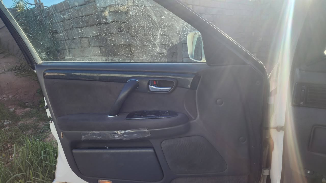 سلام عليكم
سياره ملكه جنون 2003 
سياره جاهزه من كلشي
مكينه 
كير
حداديه 
دخم تاير 
اكهرباء كله شغاله 
مكان ناصريه شوفه 
سياره مسجله بل تسجيل 
***********
