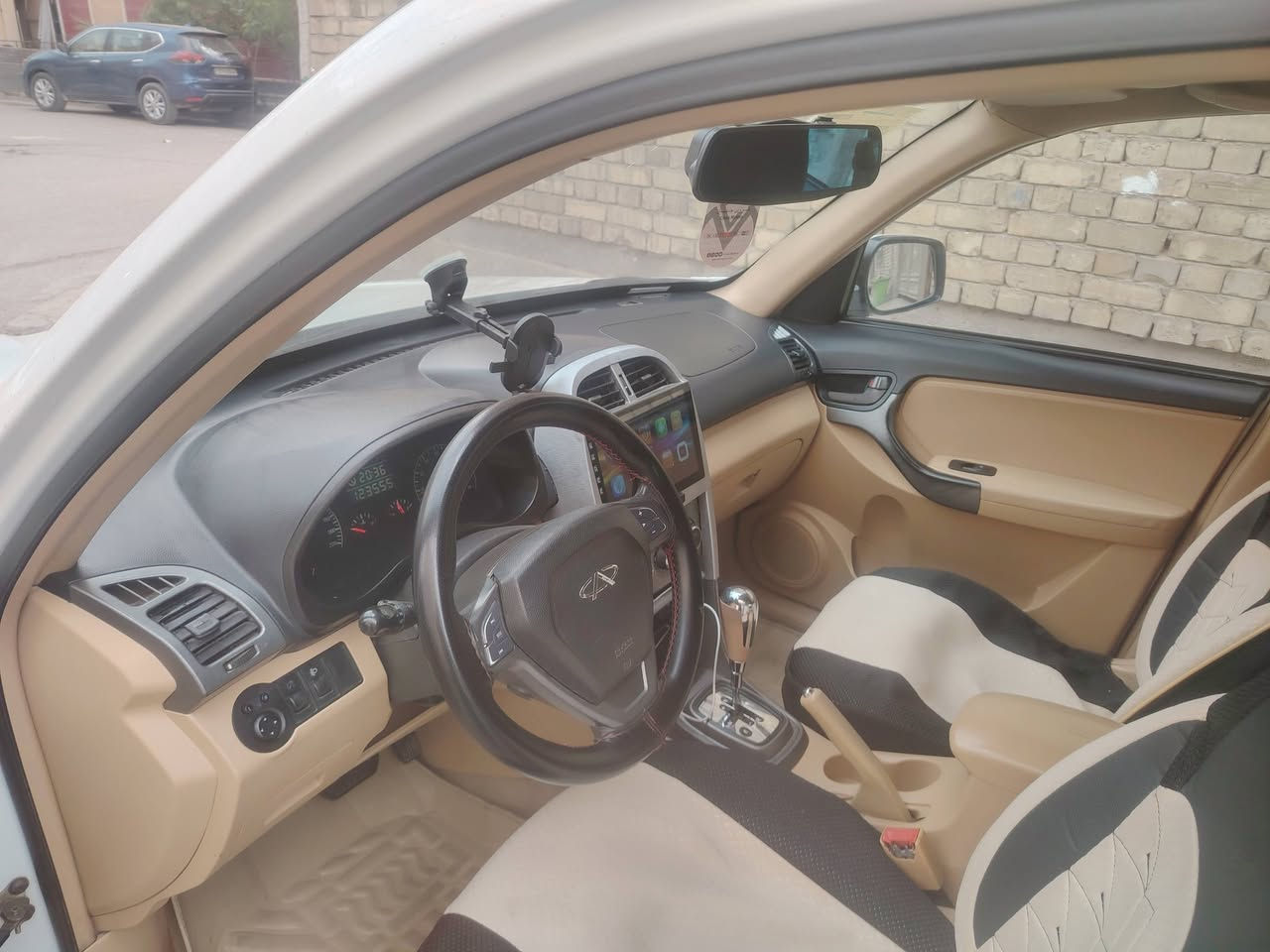 سلام عليكم تيكو 2013 مكينه 1800  كير   تخم تاير جديد حداديه جديده تحكم بالستيرن فتحه شاشة تاب اصليه شادلها بيها وبيه منظومه زنون دوشمه جديده رقم بغداد الإنكليزي بيه طخه موضحه بالباب وبيه بارد بل جملغ
العنوان بغداد بلديات
***********
سعر 60 وبيه مجل
