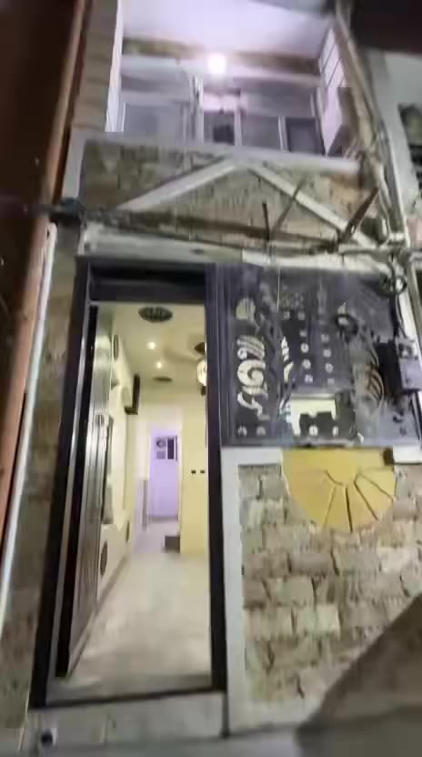 مشتمل للايجار ب٦٠٠ الف داخل قيصريه قرب قصر بلاسم يحتوي على غرفتين وصالة وخدمات
للاستفسار***********
