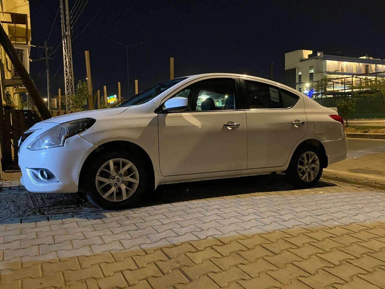 سلام عليكم نيسان فيرسا وارد امريكي موديل 2019 مكينه 1600 كير كفاله تبريد ثلج ❄️كهربائيات كلهن شغالات صدر كدام توه نفضته رقم بصره تخم تاير قبل سبوع شاده باتري جديد توه شاده بصمه مو سويج بصمه ابواب سنتر لوك يدات نيكل كامرا خلفيه ماشيه 194 حقيقي ضربتها مثل ما موضع بصور خفيفه حتا العرضانيه ما بيها شي فقط الدعاميه ولجاملق راجع بارد تحويل ثاني يوم السياره ما ناقصها شي ترايك وين ما يعجبك  مكاني بصره اربع شوارع *********** رقمي بي وتساب وشريحه السعر 95 وبيها مجال بسيط جدا
