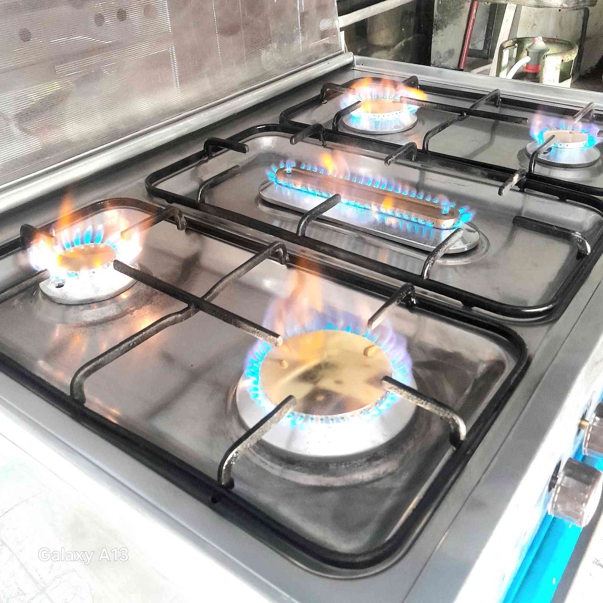 طباخ عشتار ديلوكس كوله استيل باب اول كوله شغال وعلى الفحص العنوان حي النداء شارع المكاتب وتساب مازنجر موجود ***********
