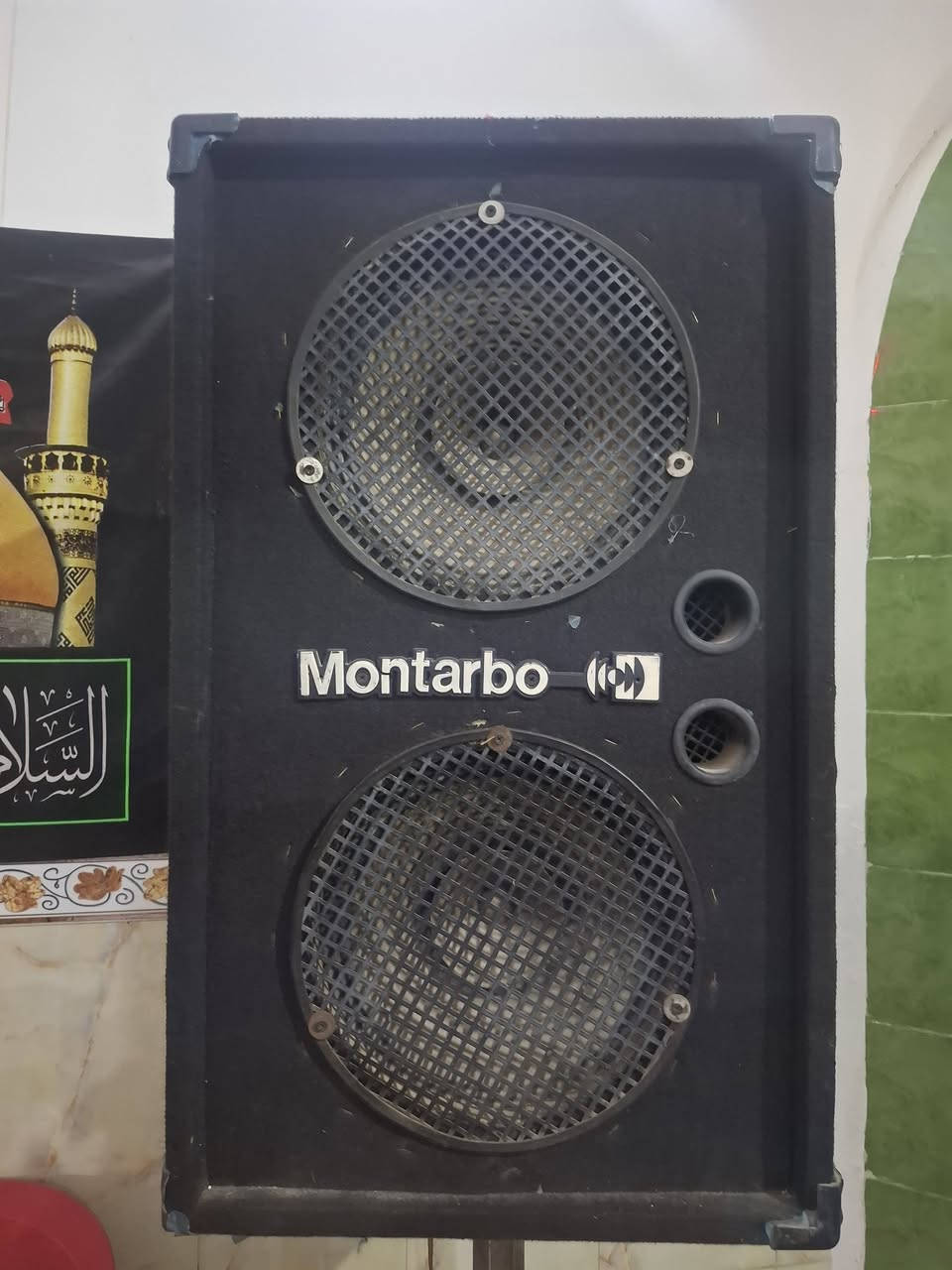 جهاز مع سماعات عدد أثنين صالح للاستعمال ونظيف شرط الفحص قبل الاستلام للبيع  وسعره  (٥٠٠) ألف ورجاء لاتعلق اذا مو شراي
بغداد المدائن ***********
