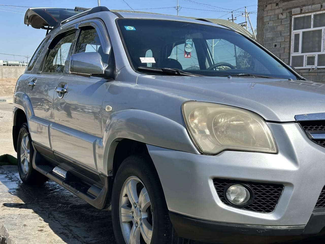 سبورتج خليجي 2009 محرك 2000سياره عليه منضومه غاز وفاصليه سياره مكفوله عده الجاملوغ الأمامي صبغ بدون ضربه  ورقم جديد ومميز وثاني  يوم التحويل مكان ديالى الغالبيه سياره جاهزه متصرف عليه سعر 118 
***********
