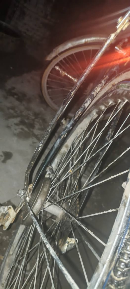 اسلام عليكم 
بايسكل للبيع
بس نقص
سيبايه طاكه 
برغي جاملق امامي\
السعر 50 
وبي مجال حك جيه 
عنوان بقداد دوره
الهواشه 
الرقم*********** متواجد واتساب
