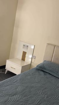 غرفه البيع سعرها 125 مكاني بغداد الرقم 07738362675