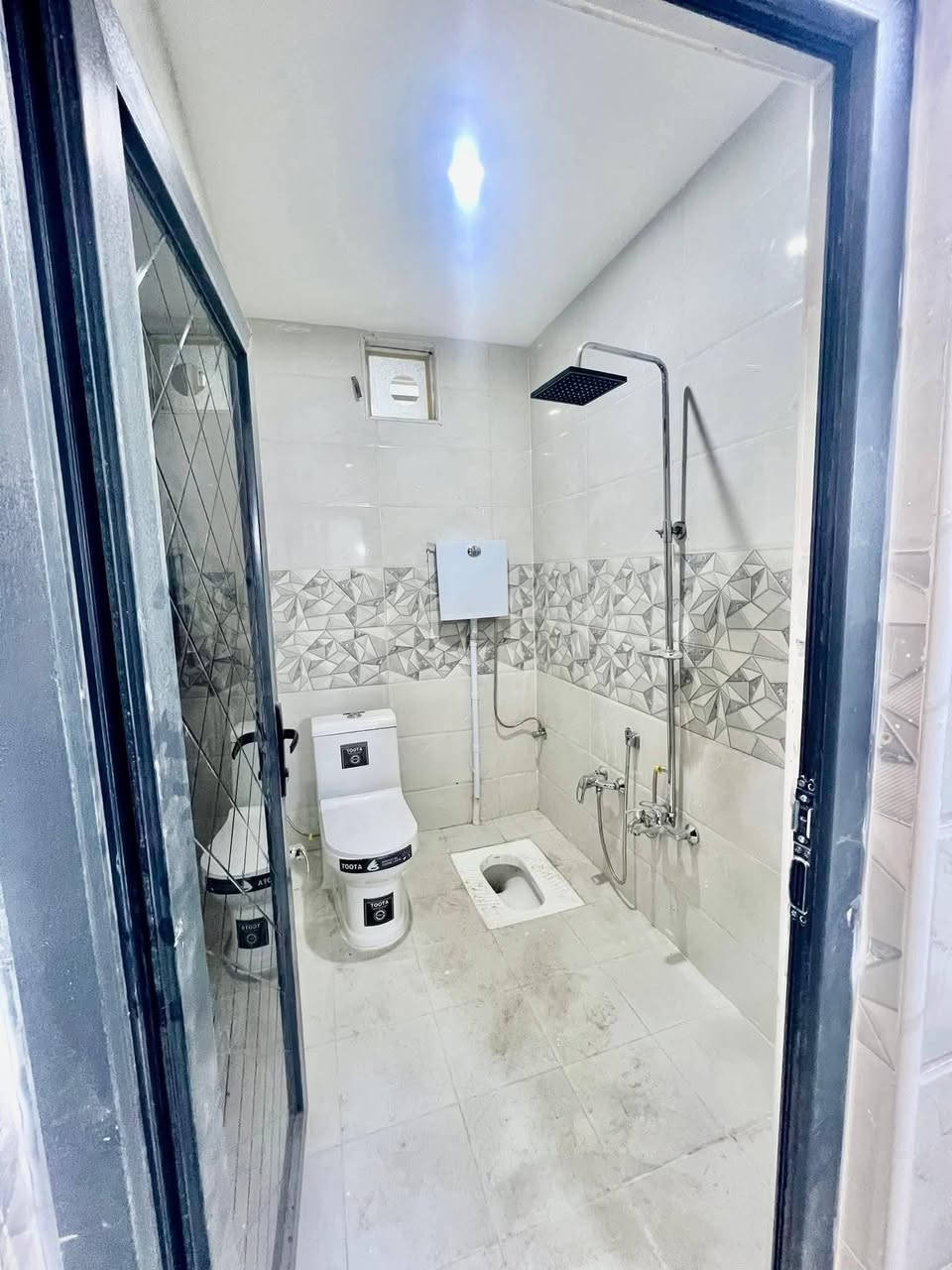 دار للبيع 150م🏕️ (مكتب الخليج للعقار عمود327)
*********** وتساب
*********** 
موقع /نجف 🏡شارع الحولي مال المطار عمود 327

البناء 🏡  سعر 60 مليون  ومعه لمجال 
غرفتين /صاله/مطبخ / ستقبال/ صحيات/
بناء مرتب/ اساس + سقف كونكريت + طابوك

ألخدمات 🏡 ماء/كهرباء/مدارس/سوك/تبليط/لحد الباب
