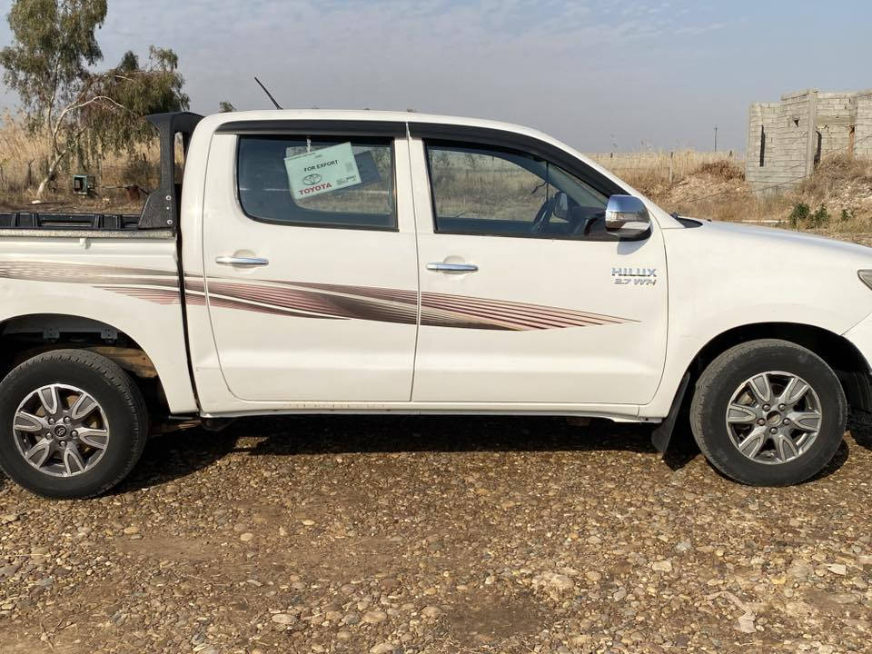 للبيع تيوتا  هايلوكس موديل2012كويتي كير عادي رقم الهاتف ‭0782 446 1045‬
