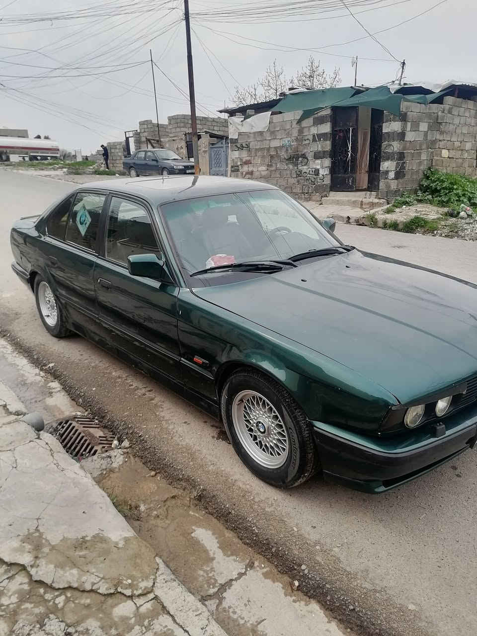 السلام عليكم
بي ام دبليو ٥٢٥
محرك ٥٢٥ كبس دبل فانوس
الون زيتوني مصبوغه جاملية
السيارة بأسمي شرط التحويل
السعر 60 $ وبيها مجال بسيط
مكان السيارة موصل الأيمن
***********
