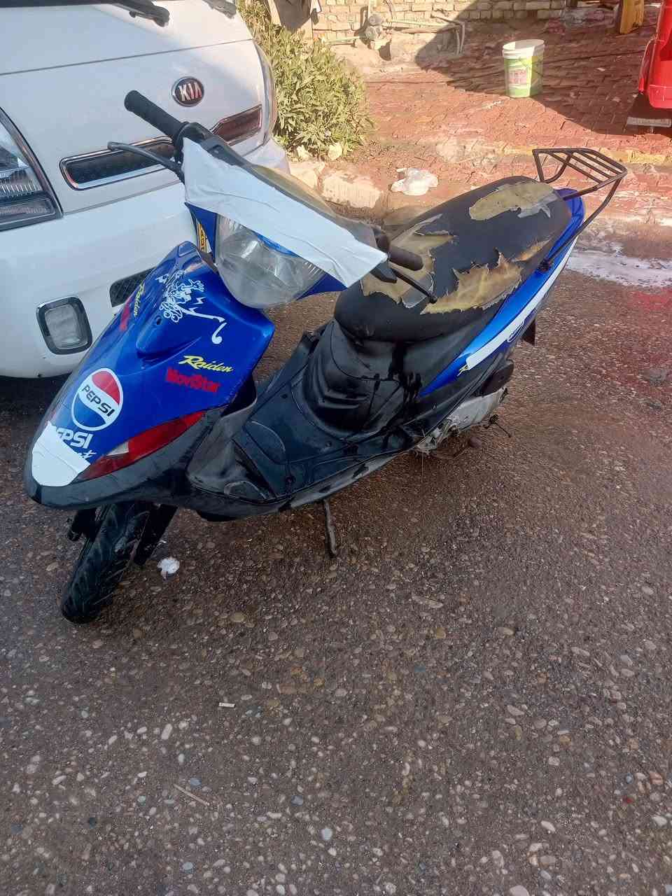 السلام عليكم دراجه للبيع ماكس عدله دراجه كامله ماناقصه شي اوراق كهربائيات كله  شغاله السعر 625 وبيه مجال المكان حي المعلمين القديم ***********
