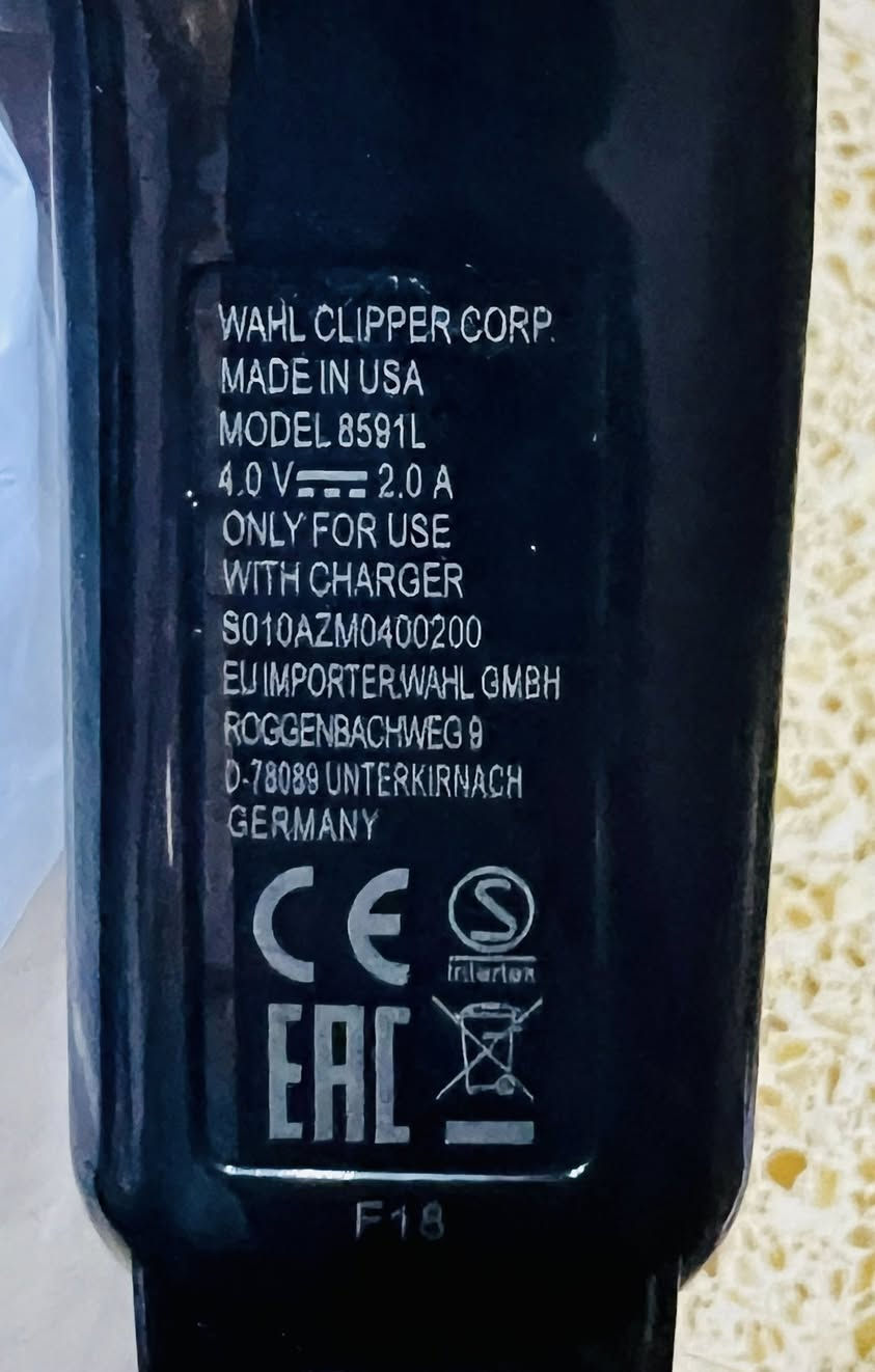 ماكينة حلاقة WAHL جديد غير مستخدم كامل ملحقات / سابقا تشتغل وحاليا البطارية ضعيفة ما تشتغل بسبب الخزن
+براون جاية هيج بدون غراض ما اعرف شبيها خلل لان ما عندي شاحنة الها ما فحصتها 
انطي سعر معقول وبالعافية ابيع هل الموجود


**إذا كنت صاحب هذا الإعلان وتريد حذفه لأي سبب، رجاءا أرسل رسالة إلى الدعم الفني**