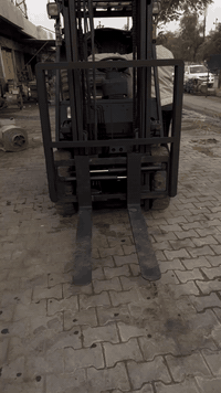 تيوتا 2طن بانزين ٤حركات نضيفه كلش ب 45 ورقه ومجال بسيط ***********
