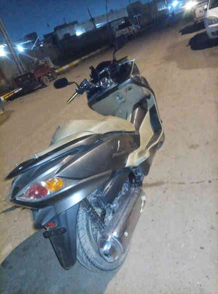 سلام عليكم 
رجائن مو شراي لا تراسل
للبيع 
فورزه اسرائيلي لون مميز
ماشيه 46الف
محرك كفاله 
كير شغال 
كهربائيات شغاله 
دراجه نضيفه عوزه ملاحظات بسيطه
سعر 1250 مليون وربع وبيه مجال بسيط للشراي
مكاني ناصريه قضاء رفاعي ماعندي توصيل 
رقمي ***********
