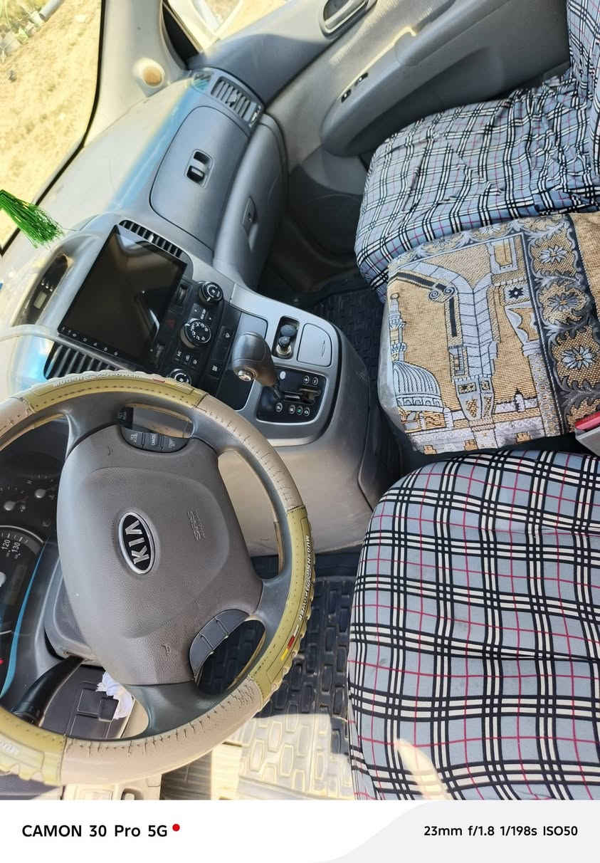 سلام عليكم كيا سيدونا للبيع موديل ٢٠٠٦ بسمي مكينه كير جدد توني شادهن تبريد شغال شرط حداديه تخم تاير جديد سياره جاهزه السعر ١١٠ اتصال *********** السماوه
