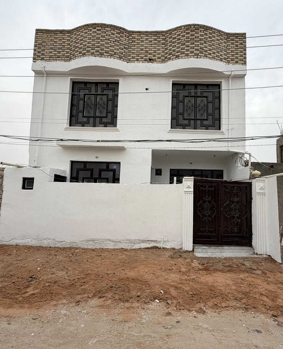 بيت للبيع 115م طابقين بناء طابوك صب كونكريت 3 غرف بناء جناي سطحين بي البيت حمام عدد 2 استقبال مطبخ صالتين 
الموقع / الكوفه شارع الحوزه حي الصدر الثالث شارع رقم 9 قريب ع شارع 5 دقايق عن مسلم ابن عقيل ع البيت نضيف جدا غير مسكون حالياً للاستفسار 
***********

0789 333 9520
