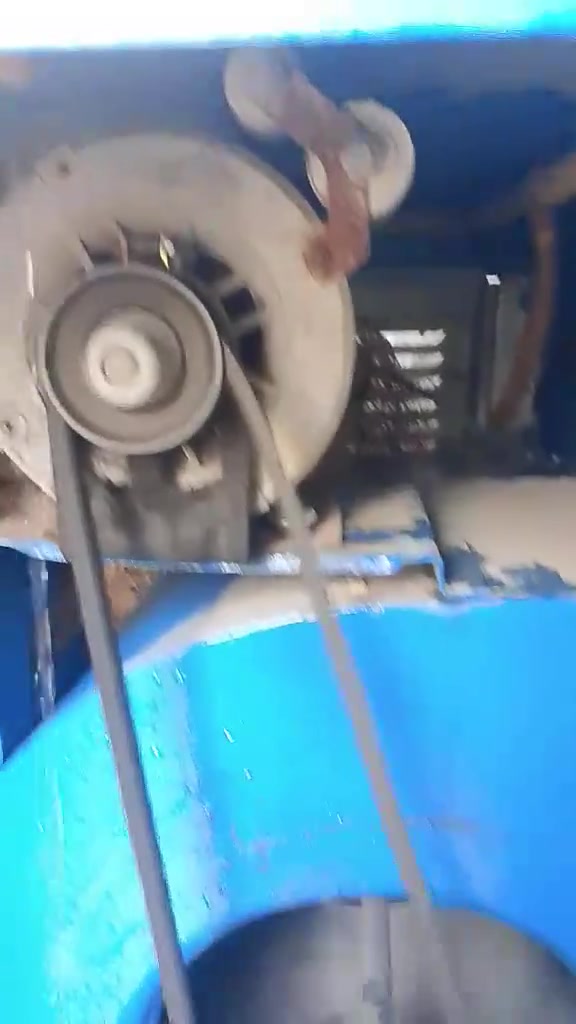 مبرده للبيع نظيف بيه ماطور سرعتين البيبان مالتها بلاستيك جديده والوتر بم والليف جديد صدك حلو  الواتربه مو الماطور مربوط مباشر على سرعه واحده ما اعرف شلون اربطه على الدكم  سعره  ١٠٠  الف  نهايته  ٩٠ الف ما يعجبك سعر عبر منشور العنوان بغداد البلديات خلف الحوم البركه وهاذه رقمي ***********
