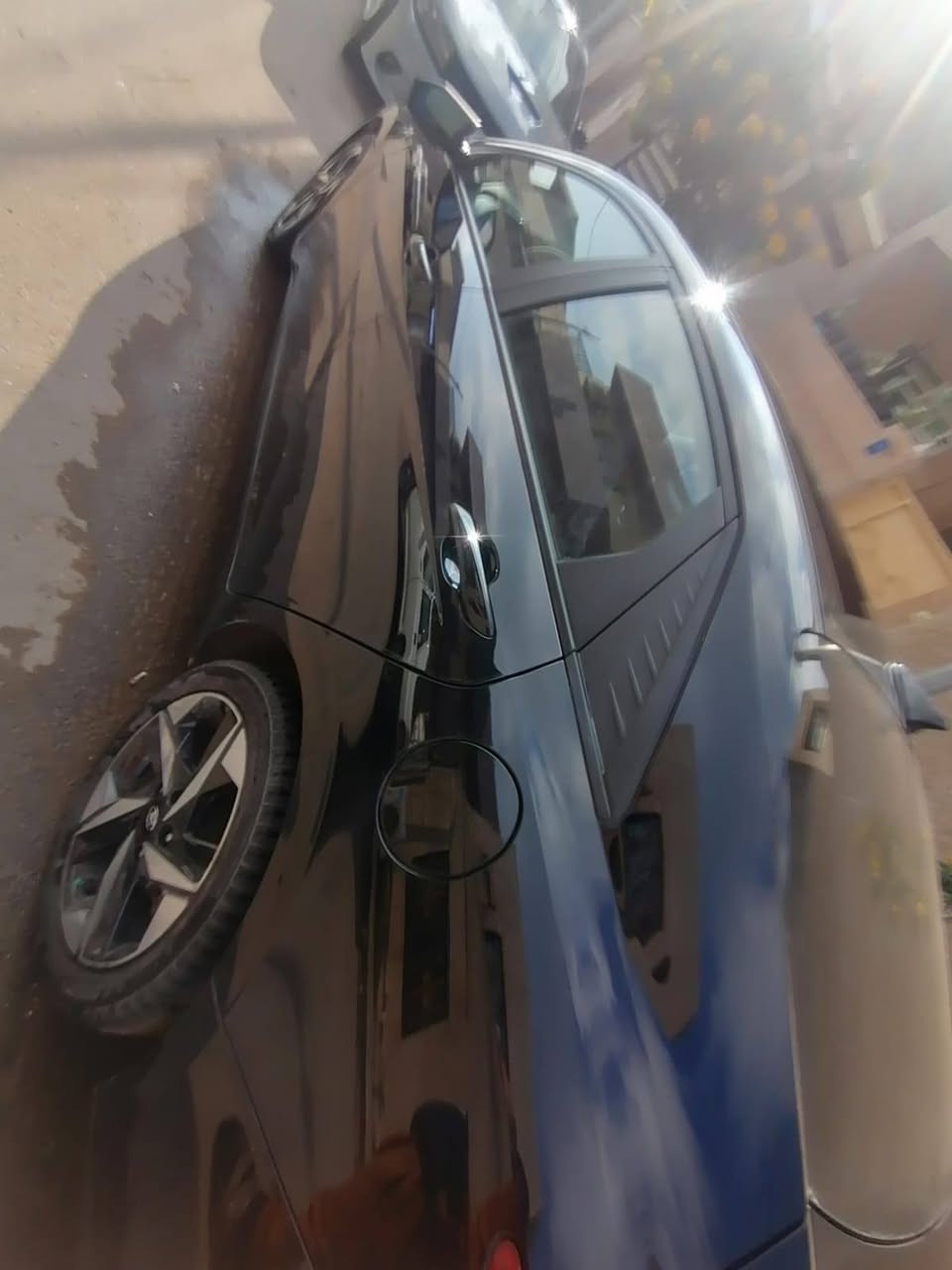 النترا موديل 23 رقم بغداد انكليزي الجديد السياره ماشيه ٢٦الف ميل باسمي بدون ايرباك وبدون تبديل بدون صبغ فول مواصفات من عدا الفتحه والكشن مو كهربا حادثها بارد بحافه البنيد فقط وتكدر اتقرب الصوره وشوف الضرر سياره جديده جدا


**إذا كنت صاحب هذا الإعلان وتريد حذفه لأي سبب، رجاءا أرسل رسالة إلى الدعم الفني**