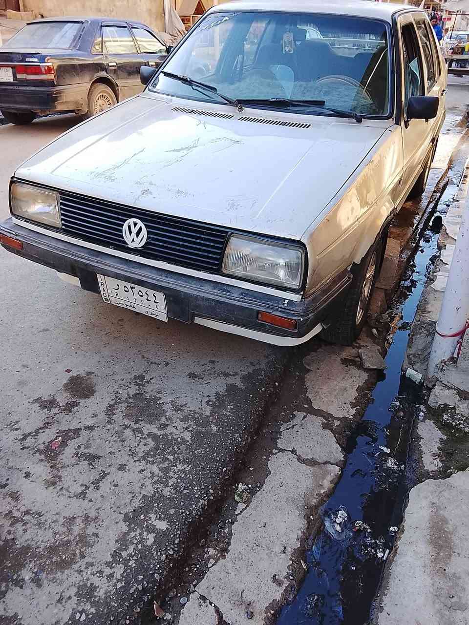 السلام عليكم جيتا للبيع موديل 87 رقم ألماني سنويه خضره شرط التحويل من الشرعي محرك بي صرف بس صوت ناعم كير اتوماتيك كابون بيها سياره كدام العين ينردلها مصرف قليل
سعرها 22 وبيها مجال للطيبين خاص مفتوح 

رقم *********** بي واتساب
