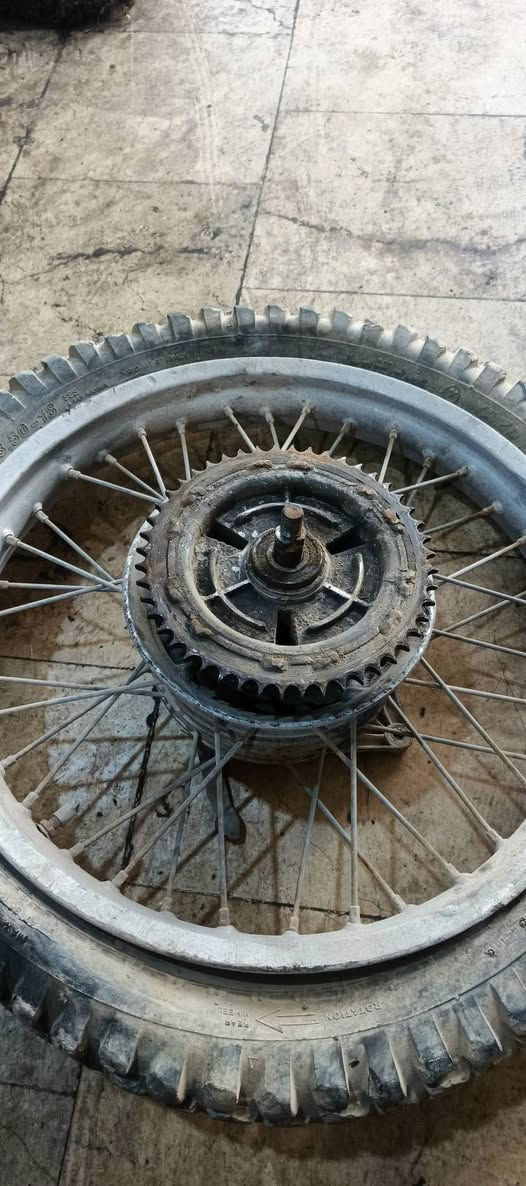 السلام عليكم وي للبيع ***********
