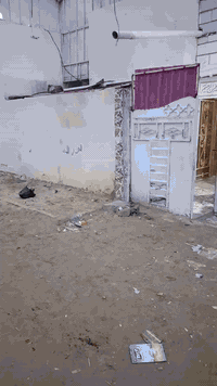 السلام عليكم بيت للبيع قربه معارض السيارات او حي صناعي مساحه البيت 100 متر البيئه الزراعي مقابل للتطويب مدفوعه الاستماره مال الطابه رقم الهاتف للاستفسار*********** السعر 17 وبي مجال
