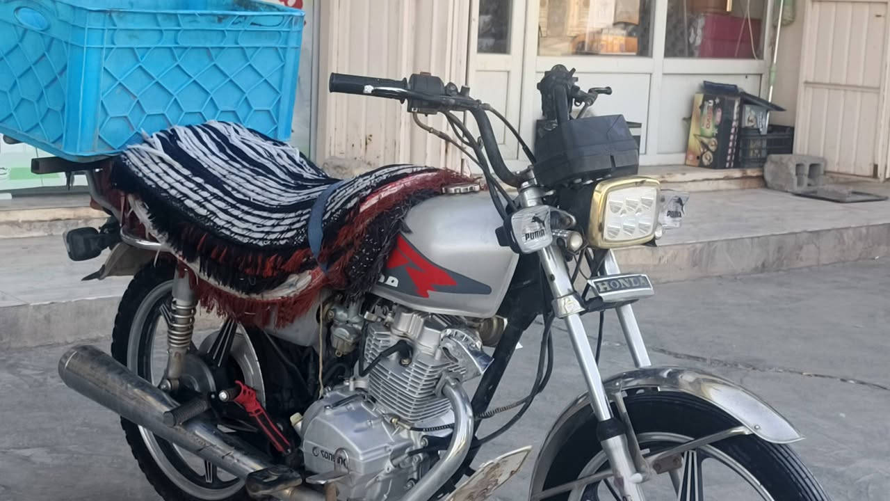 سلام عليكم دراجه للبيع موديل2018محرك ممفتوح
 دراجه مكفولة أوراق بس واحد السعر 550الشراي يتصل
على رقم ***********
