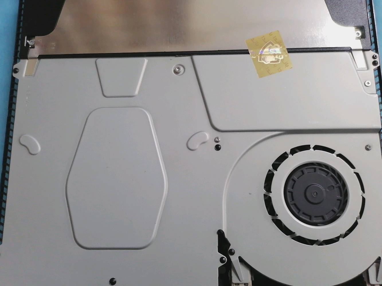 PS4 اونلاين 13.52 نص تيرا لوك ستيكر يده وحدة الاصلية 
مراوس بجهاز مهكر
تواصل واتس بغداد