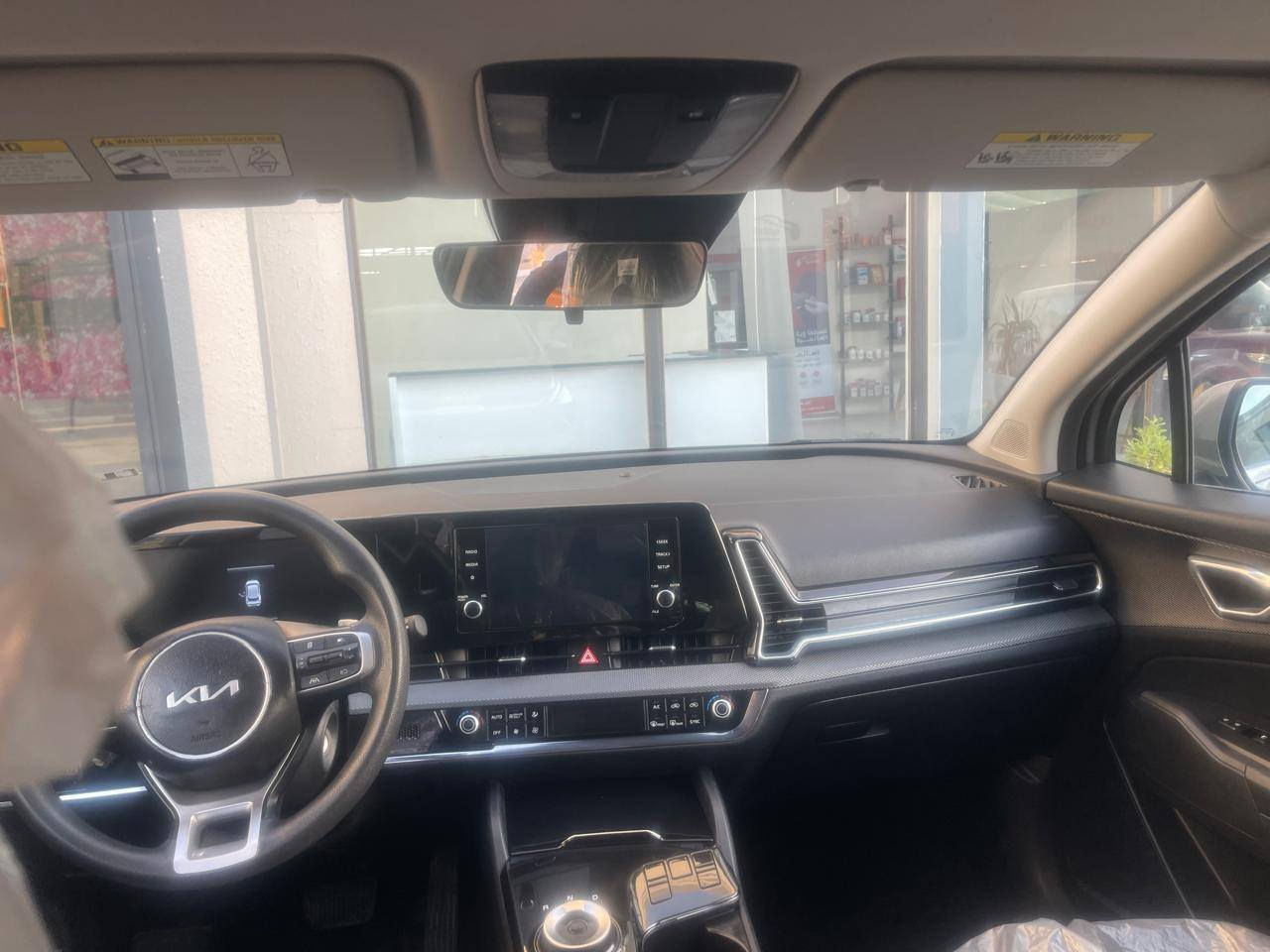 كيا سبورتج لارج 2023 هايبرد كهرباء و بانزين
وارد امريكي حادث بسيط فقط بنيد و قبق جنطة مبدلات 
أربعة سلندر 1600 تيربو 

ماشيه 50 km 

رقم نجف ب اسمي وتحويل مباشر 

مواصفات 

🔸شاشه كار بلي 

🔸تحكم ستيرن 

🔸شفتات ستيرن 

🔸3انظمة قيادة 

🔸هاند بريك بصمه 

🔸اوتو هولد

🔸حساسات اماميه + خلفيه 

وبقيه المواصفات معروفه 

السياره نظيفه وجاهزه وماناقصهاا اي شي  

العنوان : النجف 

السعر. 175 $ وبيها مجال بسيط

رقمي ***********
