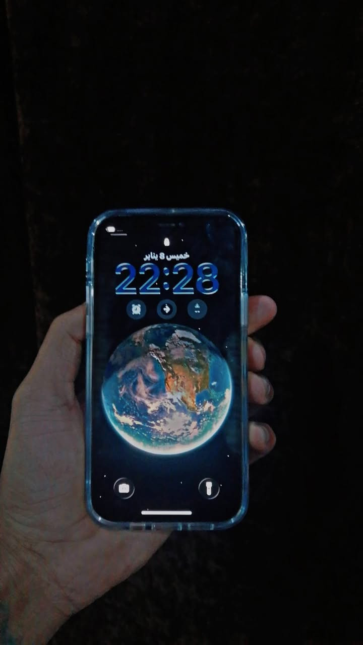 ايفون 12 برو للبيع 
مبدل بطاريه
فيس ايدي متوقف
وضهر مكسر
وشاصي بي شوي سكوتين
السعر 250 وبي مجال بسيط 
للتواصل *********** فقط اتصال او واتساب
